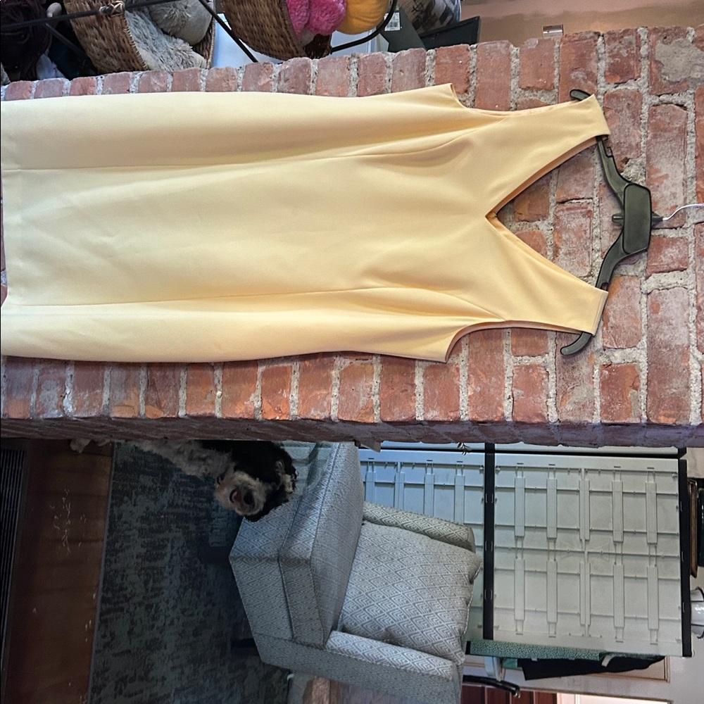 Evan Picone Black Label Yellow V Neck Dress EUC with Flared Bottom and Lining - Picture 3 of 4